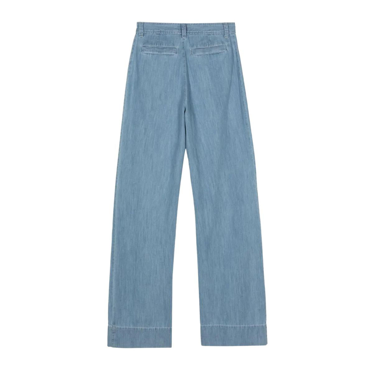 A.P.C. Jean Emilie