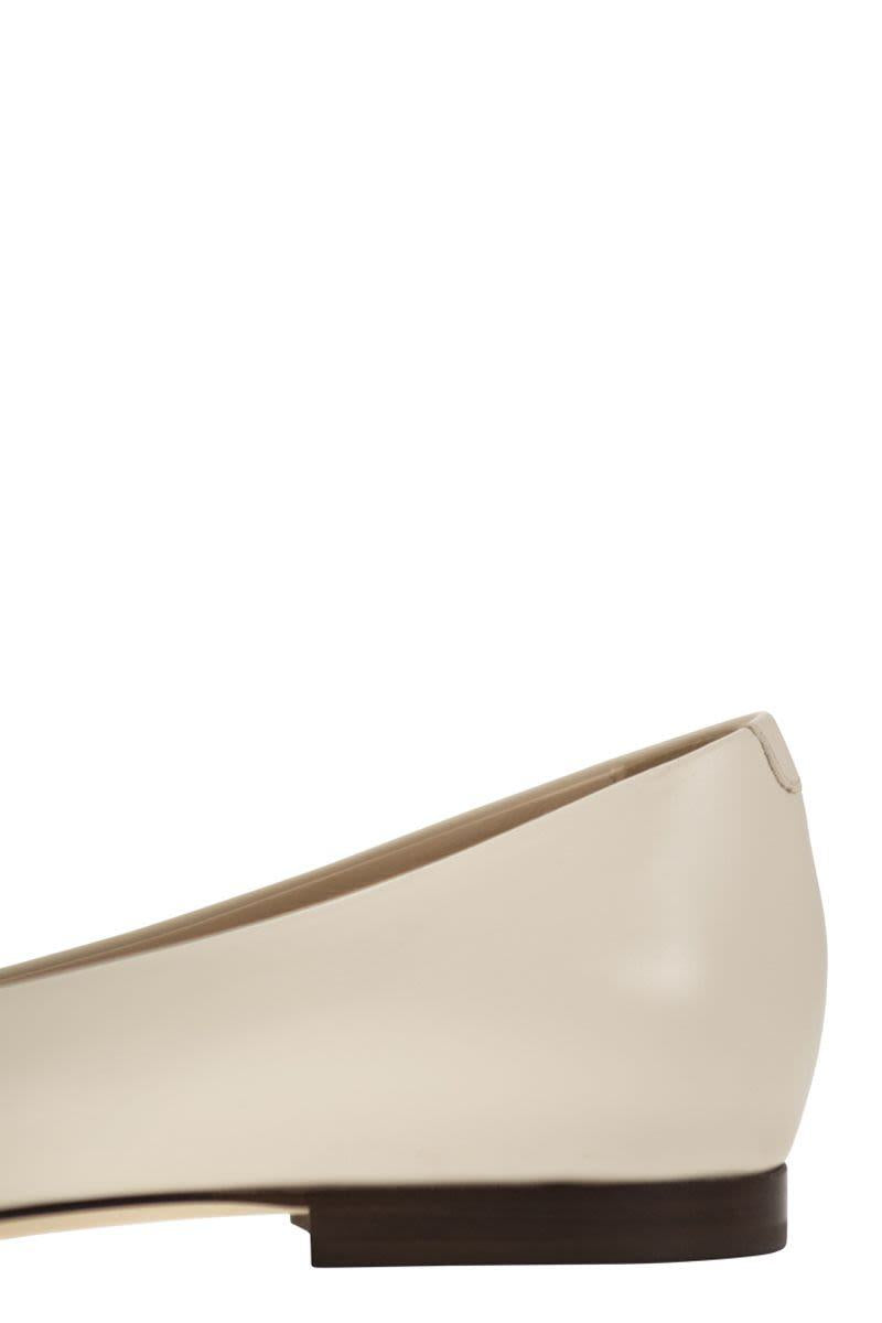 Tod'S Leather Ballerina With Accessory